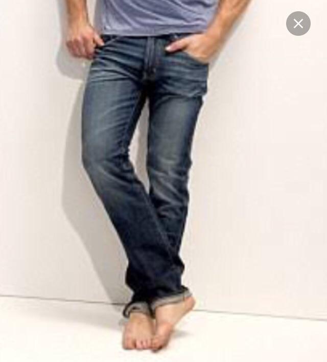 Why doesn't my girlfriend like me being barefoot while wearing trousers/sweatpants?