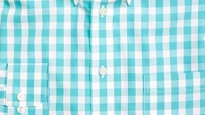 Girls, do you like the color of this shirt? Thinking about buying but I am not sure, fashion advice?