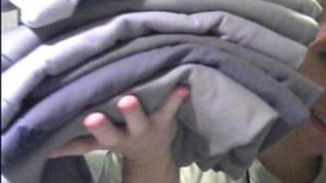 Would you date someone who only has grey T-shirts that look exactly the same? Or would that bother you?
