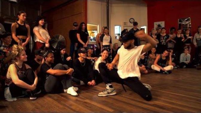 Girls, do you this first guy in this dancing video was sexy as heck :o <3 ?