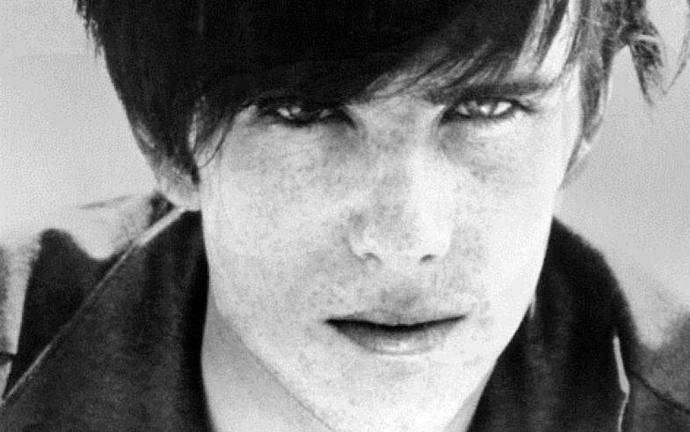 Do you think Stuart Sutcliffe is hot or ugly?