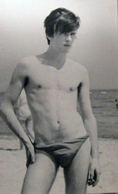 Do you think Stuart Sutcliffe is hot or ugly?