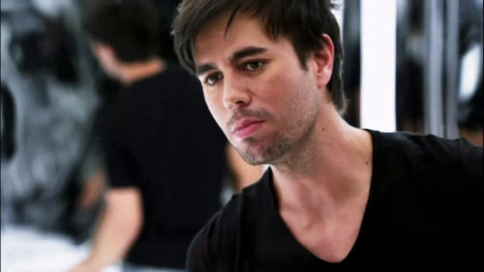 Is Enrique Iglesias hot?