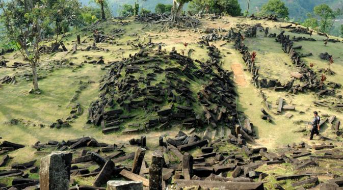 From these ugly pics, Hmm.. I think Indonesian Ancient Buildings are Very Ugly and Miscreated! How about you?
