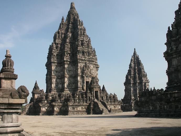 From these ugly pics, Hmm.. i think Indonesian Ancient Buildings are Very Ugly and Miscreated! How about you?