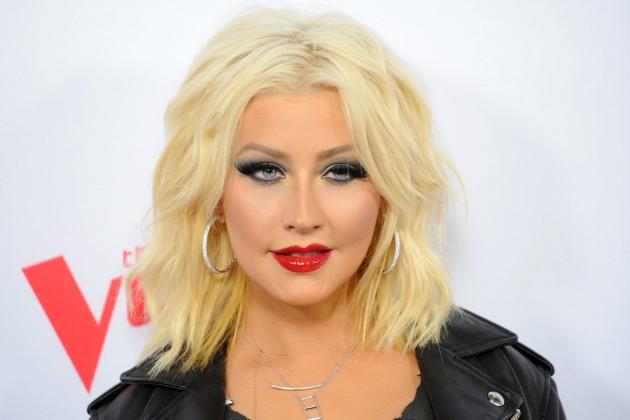 Which way do you like Christina Aguilera?