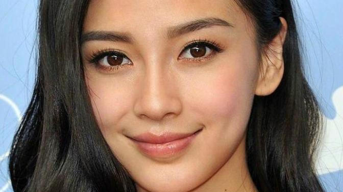 Are guys aware that most of the time "No-make up" or "Natural make-up" is actually a ton of products?