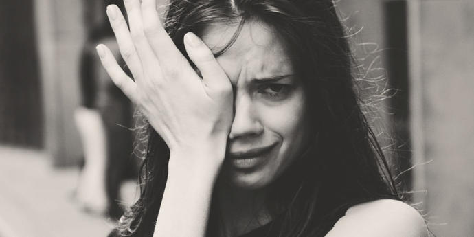 Would you stop to help a random crying girl in public?