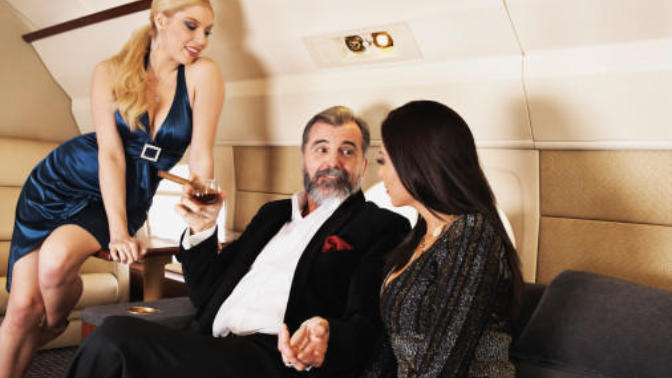 Do you agree that women are attracted to that which surrounds men?