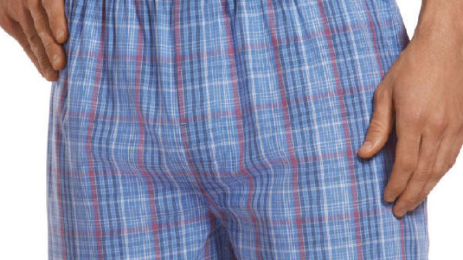 Girls, what would you find the hottest for your boyfriend/fwb/husband to wear at bed/around the house?
