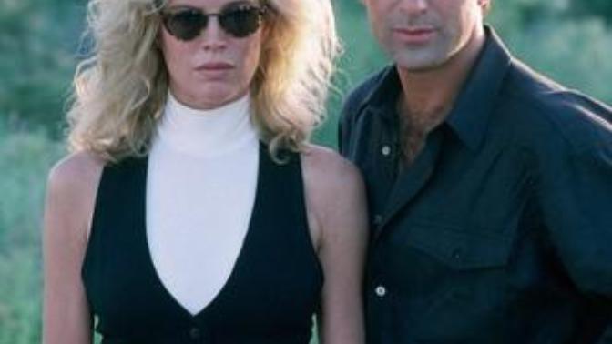 Which one is sexier Hollywood couple, Alec Baldwin & Kim Basinger vs Tom Cruise & Nicole Kidman?