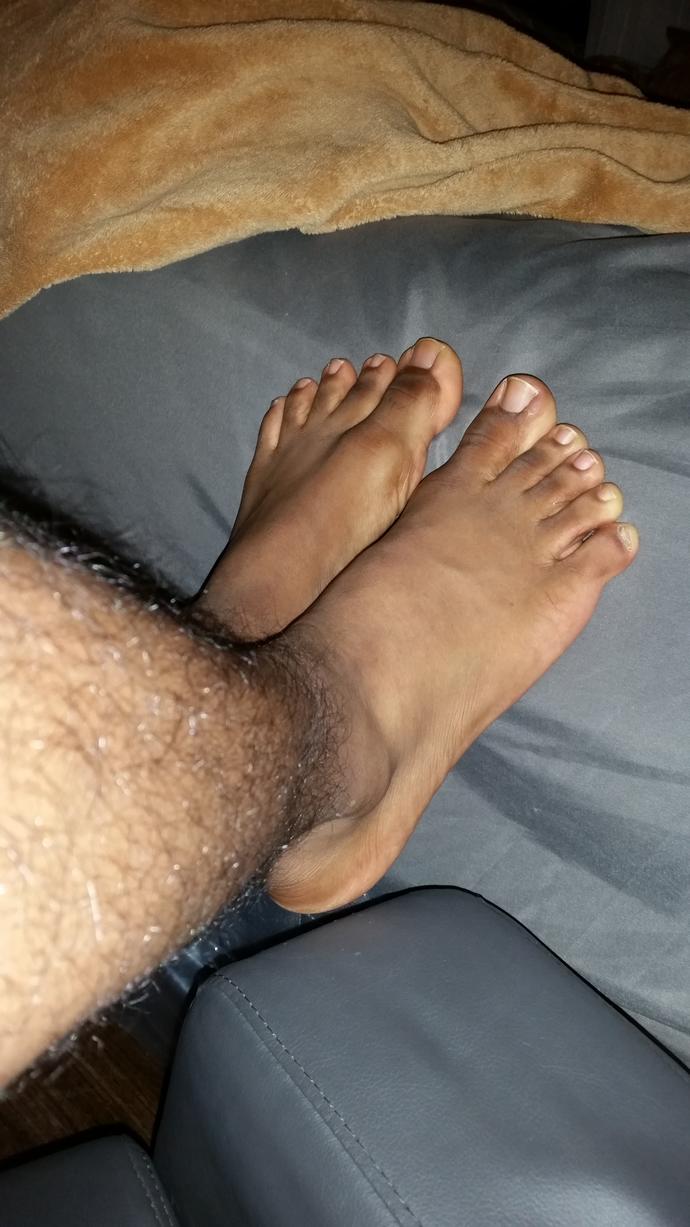 Girls, what guy that you know has nice toes like these?