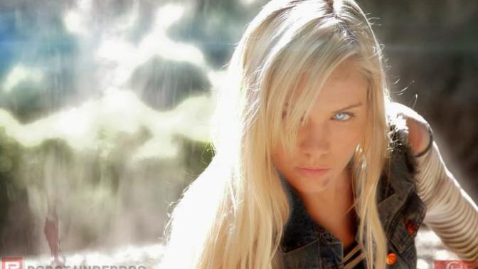 What would you rate Amy Johnston (Android 18)/10 ?