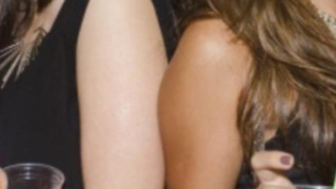 Tan skin and light hair or pale skin and dark hair?