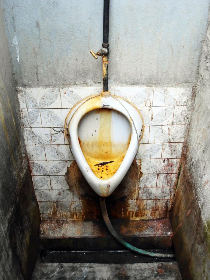 What was the grossest thing you've ever seen in bar/club restrooms?