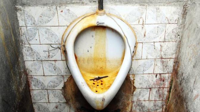 What was the grossest thing you've ever seen in bar/club restrooms?