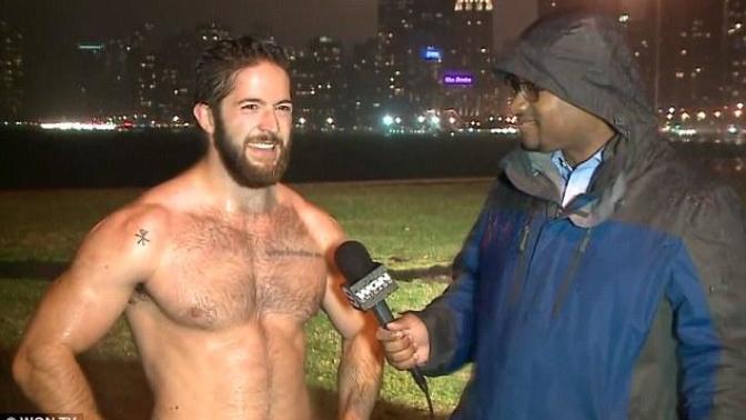 Anyone else agree that hitting on girls is pointless unless have muscles (Good read for male teens)?