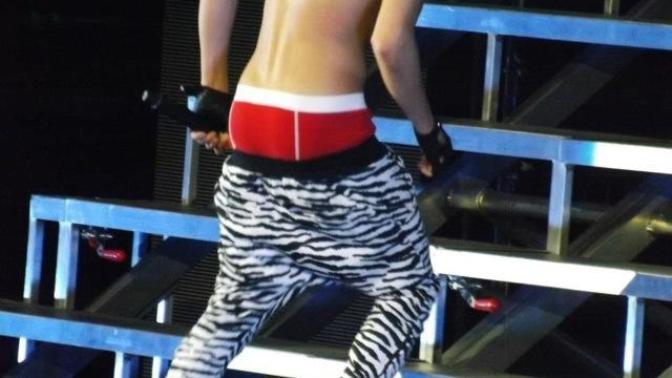 What do you guys think when a celebrity like Justin Bieber wears his pants low? His fans seem like they love it and will never get enough of it?