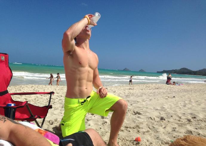 How do you feel about Reddit girls rejecting this man because he is 5'7?