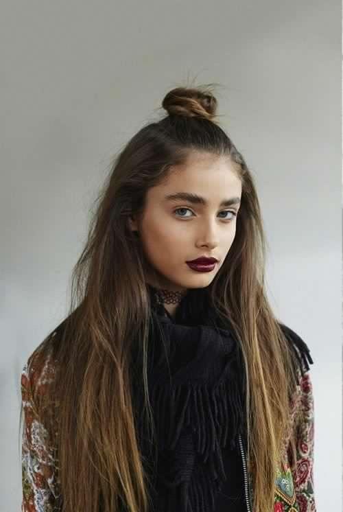 Anyone else hate the hairstyle: half up in a bun?
