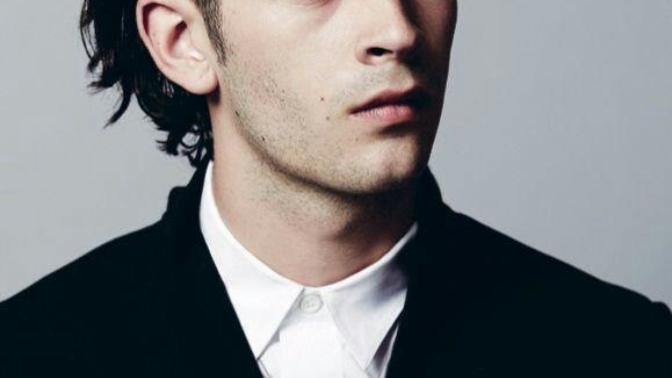 Should I grow my hair long like this?