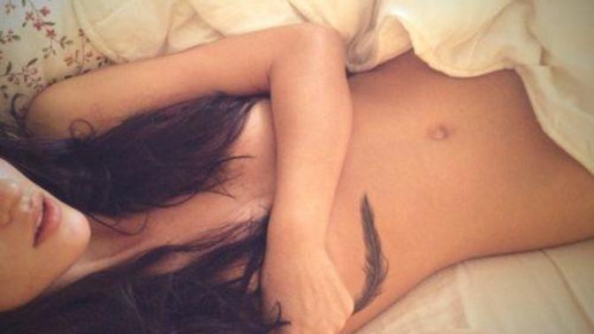 (Please choose) Girl's what do you wear to bed?