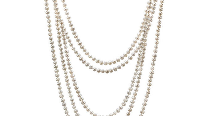 Pearl necklace, will she like it?