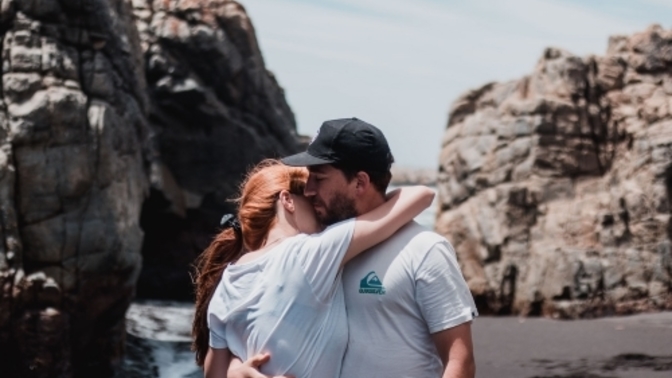 What does it mean if someone only hugs you with one arm?