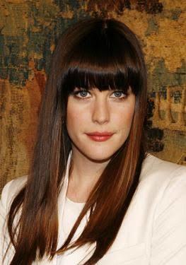 Which bang looks good on a girl?