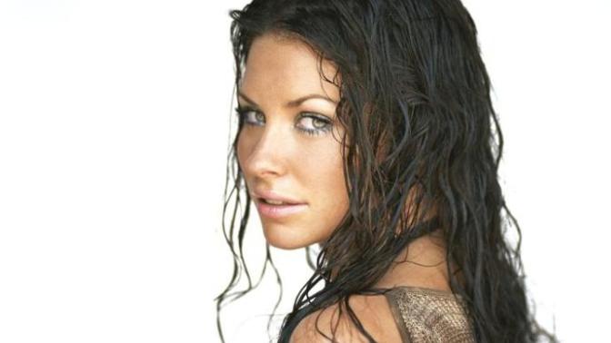 Why are girls with wet hair so damn alluring?