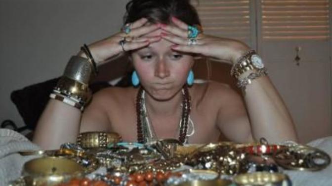 Girls, do you like to wear accessories?