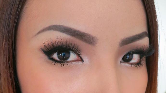 Do you like girls who do their eyebrows or do you like natural better?