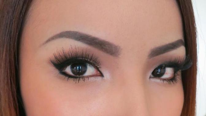 Do you like girls who do their eyebrows or do you like natural better?