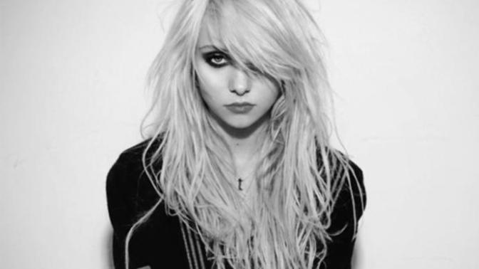 Guys, Do you prefer Goth/ emo sort of style for girls or white-girl/ girly girl style?