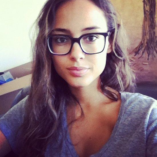 10 pretty girl selfies which one you like most? Girls can you post your prettiest selfie?
