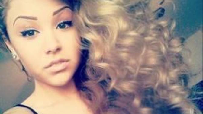 10 pretty girl selfies which one you like most? Girls can you post your prettiest selfie?