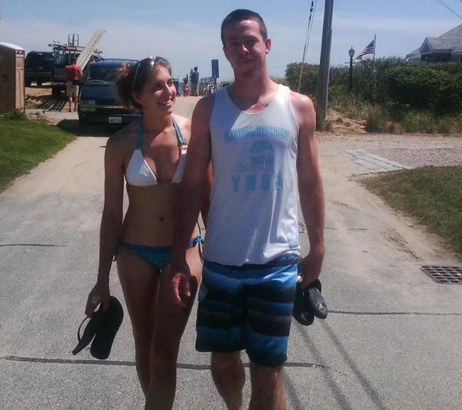 5/10 Girl cheats on beta boyfriend, sees Chad in her bed and kills them both. Was he in the wrong?