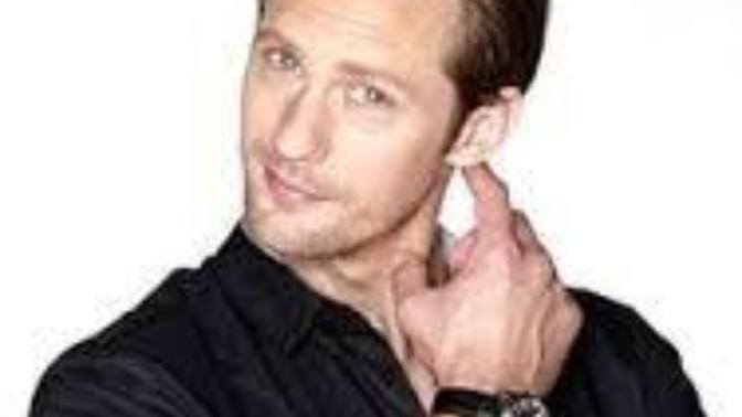 Do you think Alexander Skarsgård is hot?