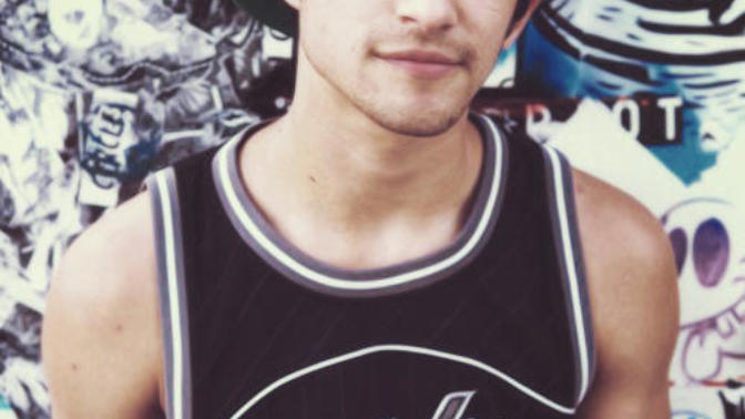 Girls, how many of you really dig the Backwards hat look on guys?