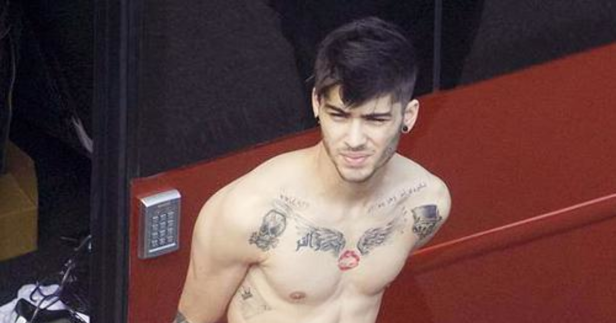 Does zayn malik actually have naturally wide shoulders and doesn't look