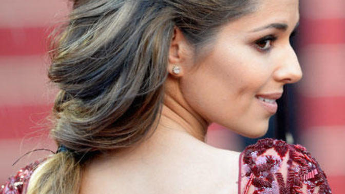 Guys, would you still find attractive girl with bigger nose (cause of bump on it)?
