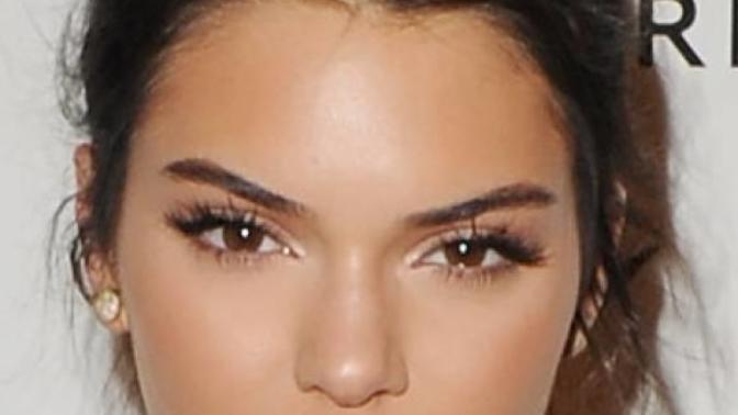 People with eyebrows closer to their eyes are more attractive?