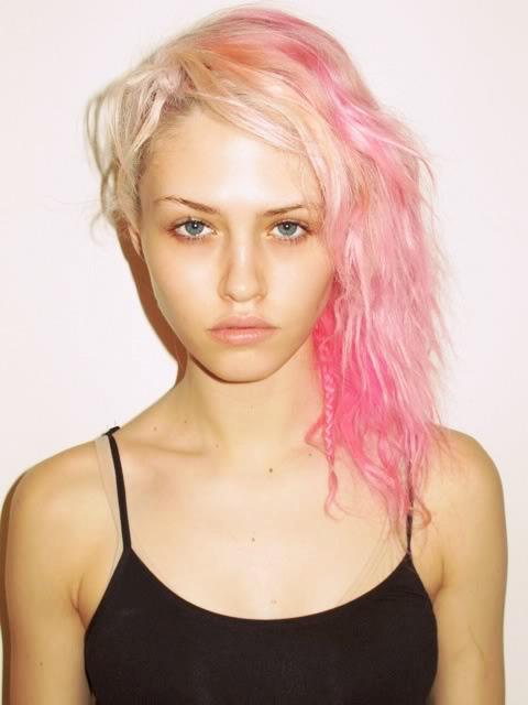 Who agrees with me. the best looking hair color on girls is pink! ?