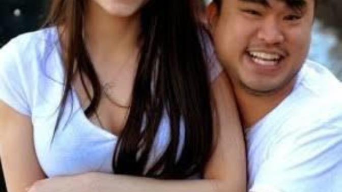 Do unattractive/average looking girls have any chances to date attractive looking guys?