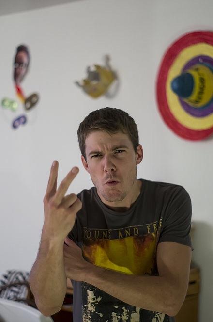 How offensive do you find the two finger salute to be?