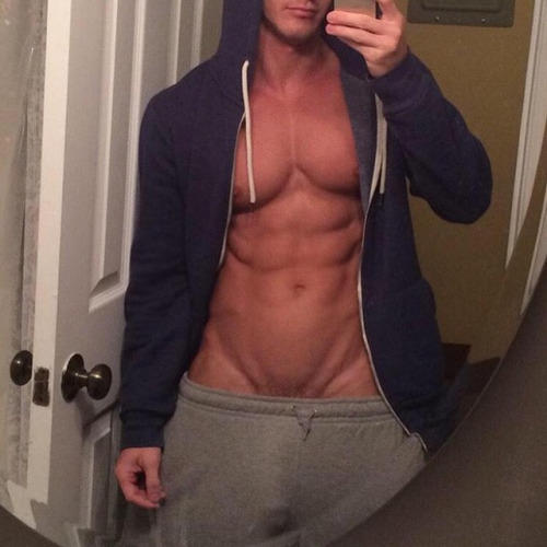 Do girls love guys in sweatpants?