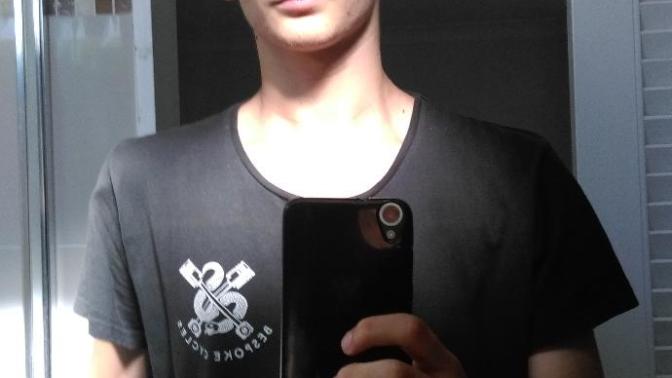 Girls, am I ugly?