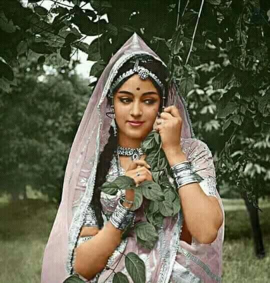 British women or Indian women? Which women are more beautiful?
