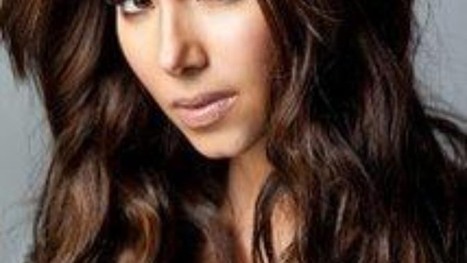 Tan skin: brunette or black hair?