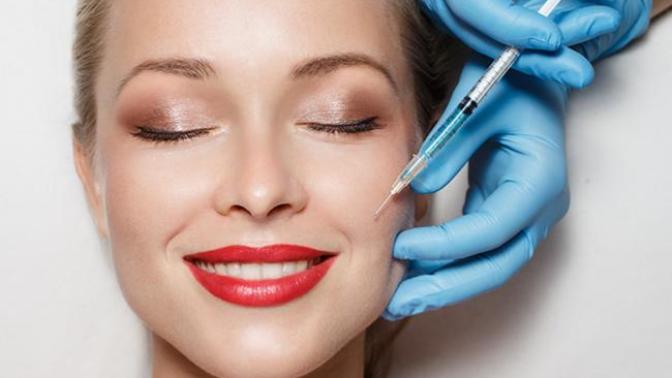 WHAT DO I HAVE TO DO TO BECOME A PLASTIC SURGEON?